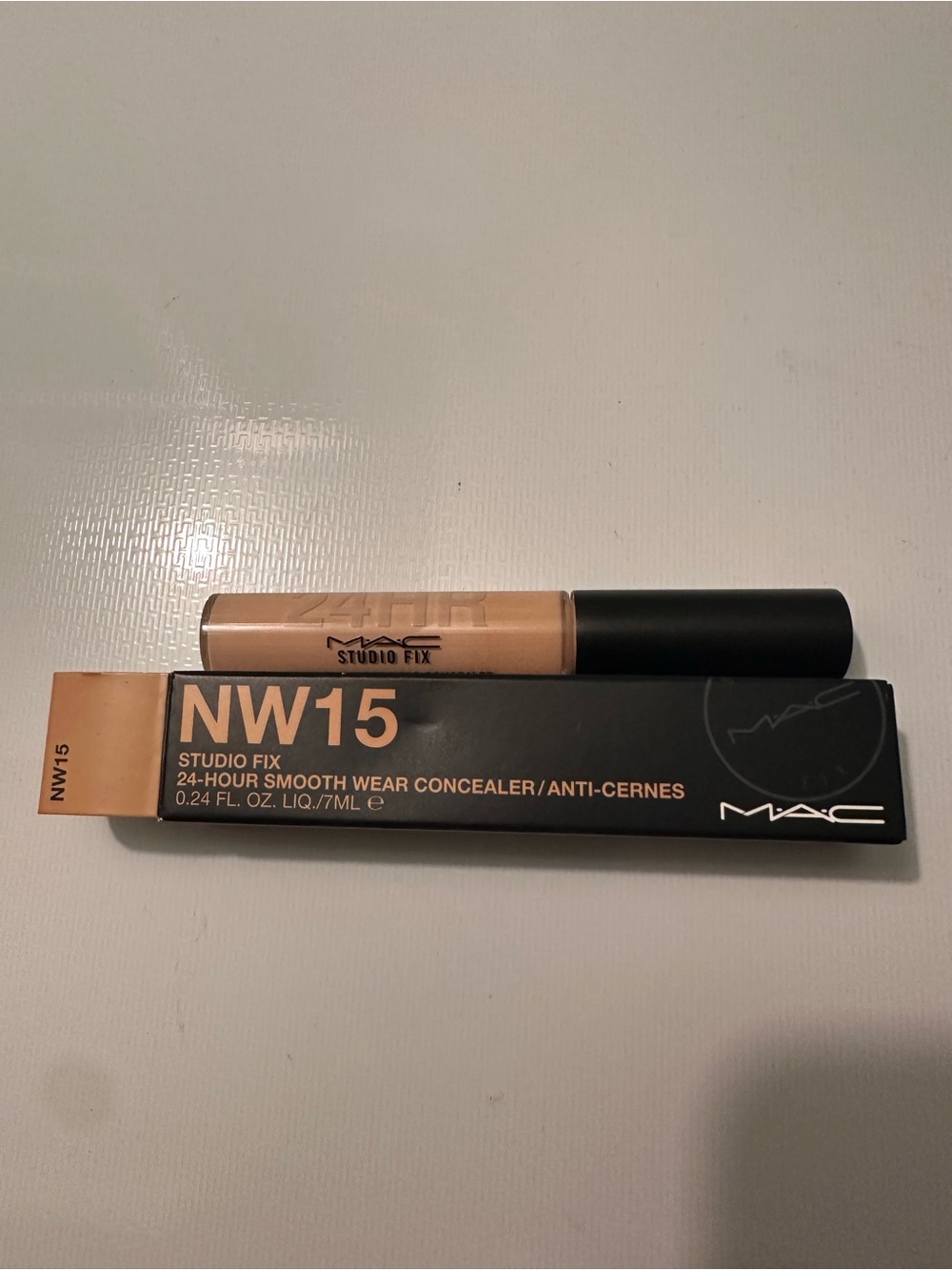 MAC Studio Fix 24 Hour Smooth Wear Concealer - NW15